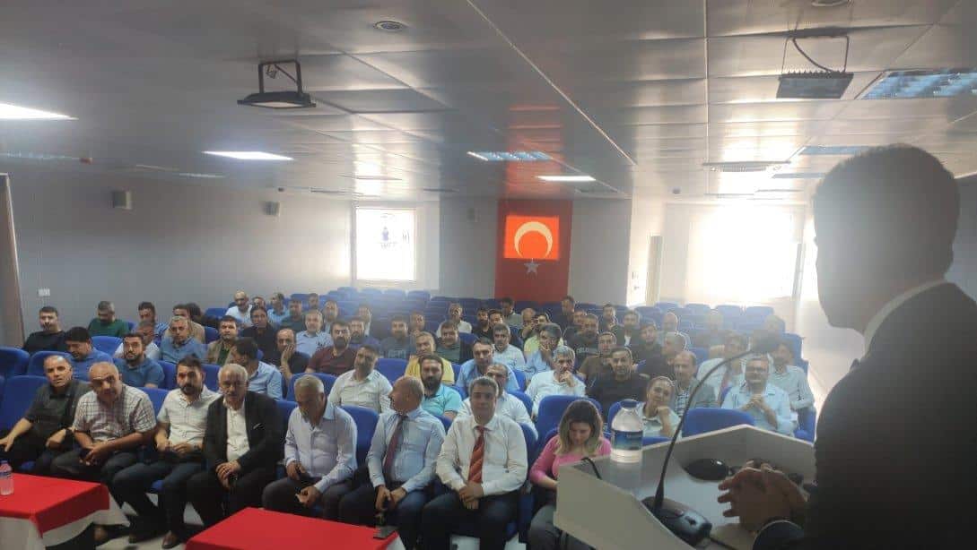 Ergani İlçe Milli Eğitim Müdürü Sayın Ahmet ATABEY tarafından, okul müdürlerine yeni müfredatın tanıtım toplantısı gerçekleştirildi.