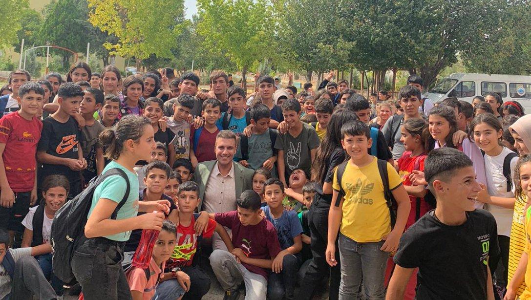 İlçe Milli Eğitim Müdürümüz Sayın Ebubekir EKİN, okul ziyaretleri kapsamında İlçemiz Ergani Yatılı Bölge okulumuzu ziyaret etti. Öğretmen ve öğrencilerimizle sohbet etti.
