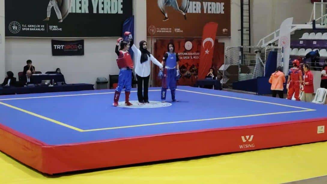 İlçemiz Ergani Kız Anadolu İmam Hatip Lisesi öğrencimiz Hatice Oruç Afyon Karahisarda ruzgar gibi esti 5 açık Balkan wushu kung-fu şampiyonasında sanda B Genç  yarışmasında 48 kg'da balkan yarişmasinda  ilk üçe girdi.