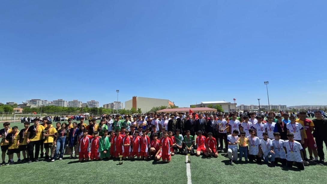 19 Mayıs Atatürk'ü Anma, Gençlik ve Spor Bayramı İlçemizde Coşkuyla kutlandı.