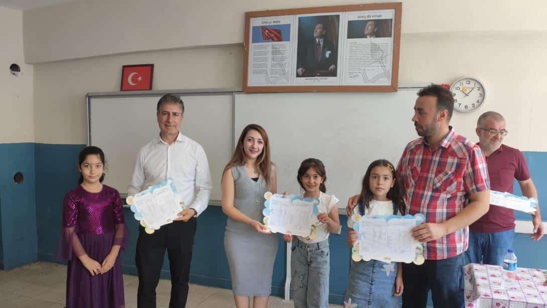 İlçemizde 2024-2025 Eğitim Öğretim Yılı 2. Yarıyıl Karne Dağıtım Töreni Düzenlendi.